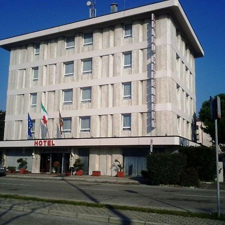 Hotel President Venezia Mestre Luaran gambar