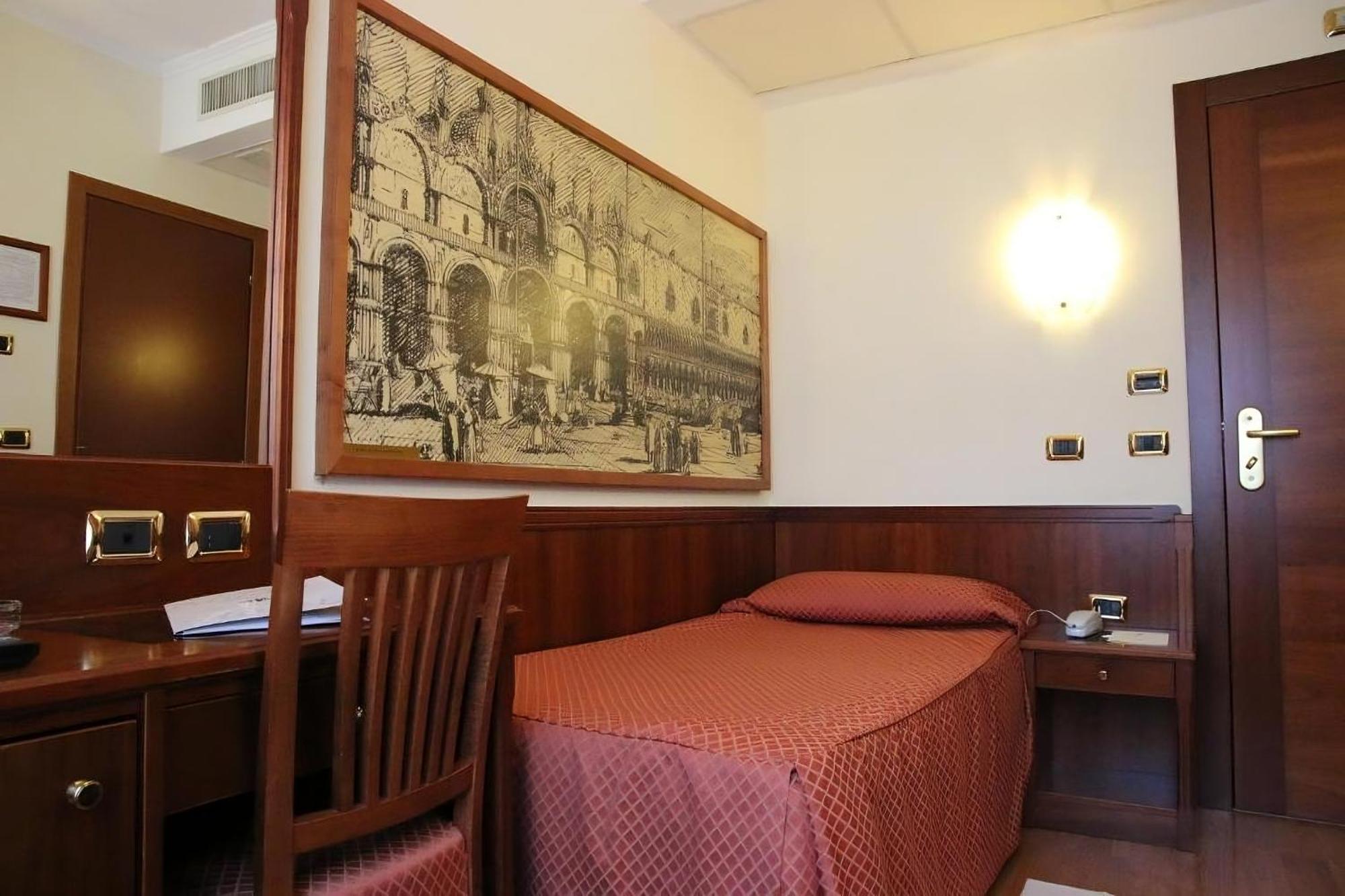 Hotel President Venezia Mestre Luaran gambar